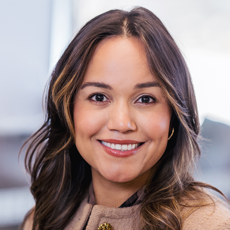 Headshot of Ivy Holz