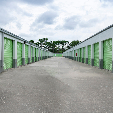 Outdoor self-storage unit
